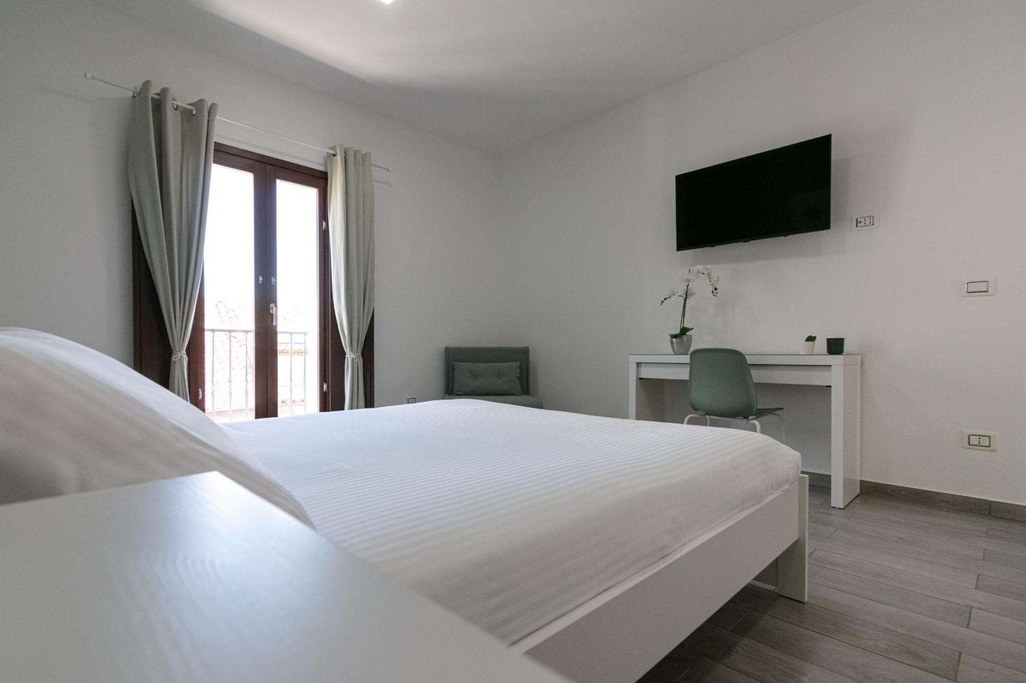 Dea Apartrooms Termoli Esterno foto