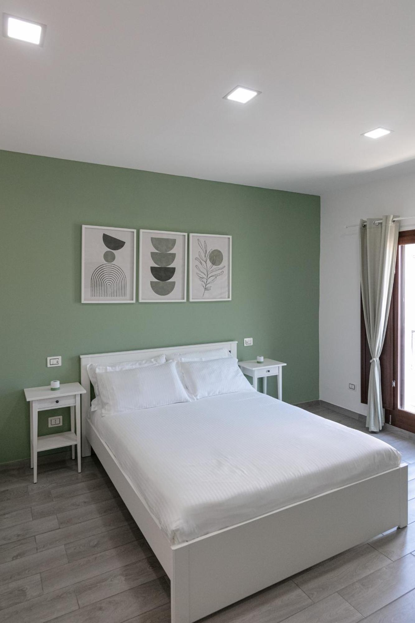 Dea Apartrooms Termoli Esterno foto