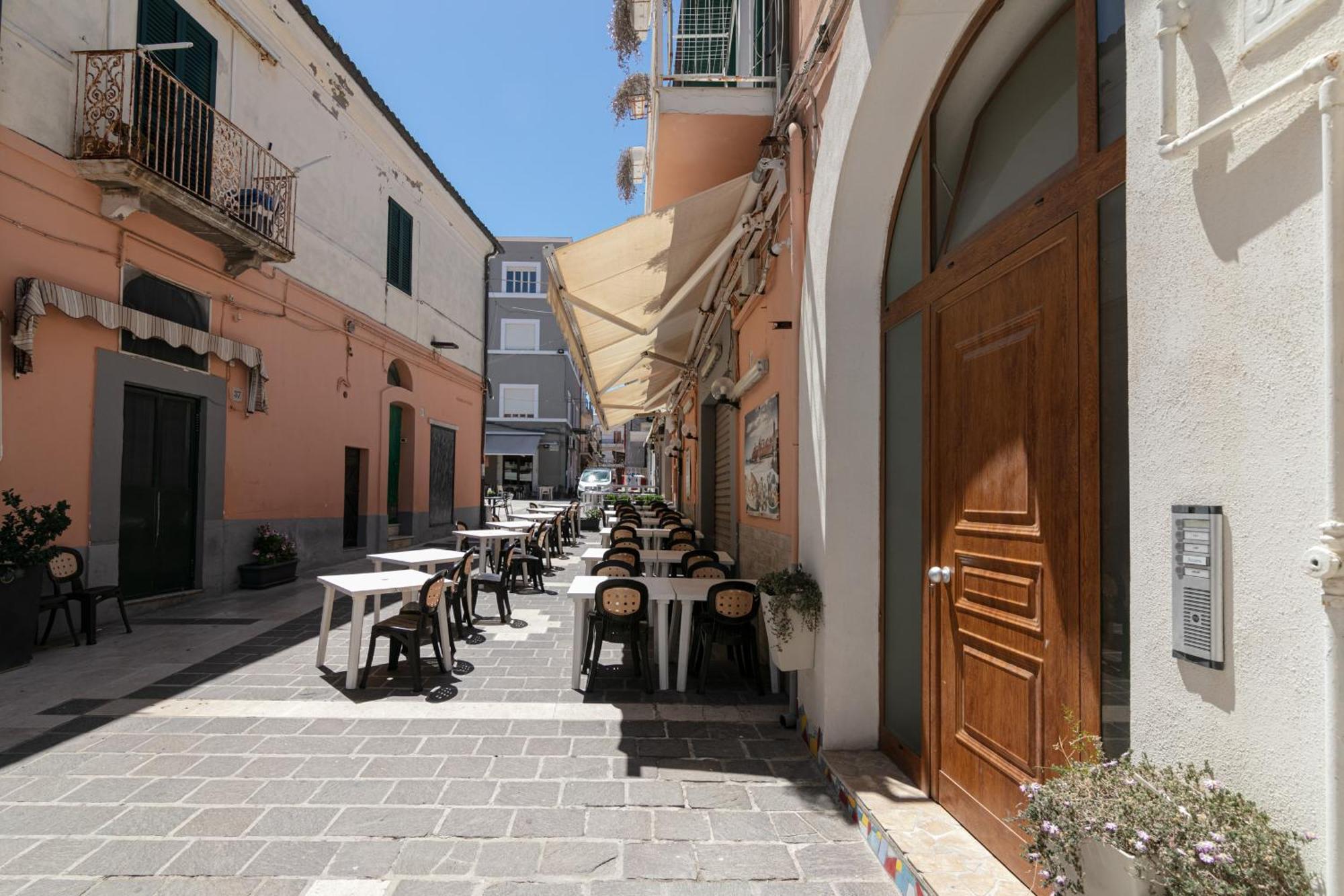 Dea Apartrooms Termoli Esterno foto